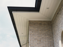 Planchette PVC 100mm pré-percée ( 10ml/m²) longueur 6 ml blanc signalisation 3