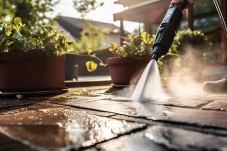 Comment entretenir sa terrasse en fonction du matériau ?