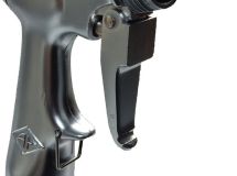 pistolet arrosage en metal avec prise en main gainée et pomme adaptable additionnelle