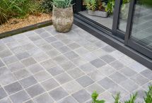PAVE CARRE 12x12 ép 6,3cm SS chanffrein 64/M2 10 M²/pal GRIS PORPHIRE