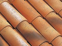 Tuile de rive à rabat gauche à emboîtement terre cuite Romane Sans Paysage